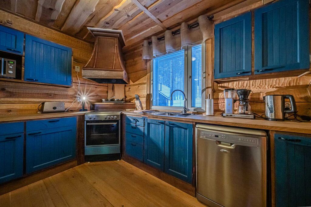 räätälöity kuparinen liesikupu